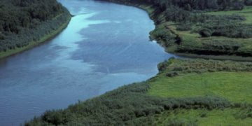 Measuring river surface flow with image analysis