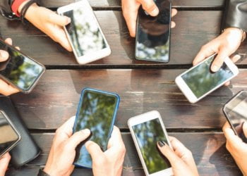 Android’s Best Smartphones Raise the Bar for the Next iPhone